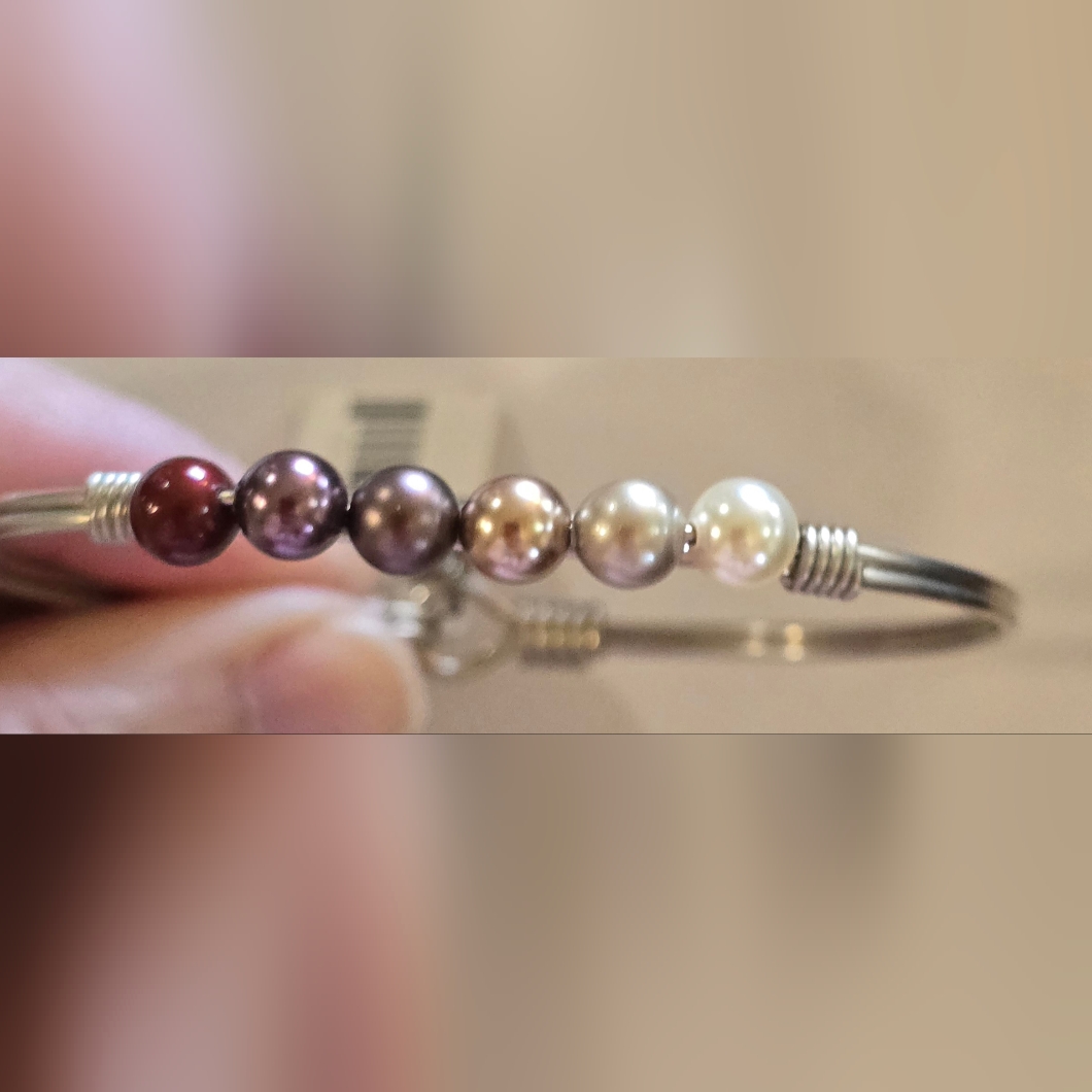 Elegant Silver Toned LucaDanni Multicolor Swarovski Pearl Bracelet 23$